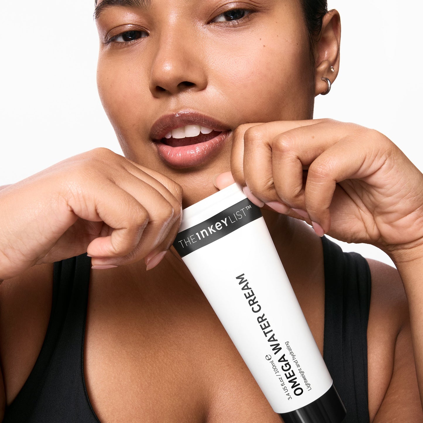 supersize-omega-water-cream-duo-g3 03_KAFFYA_07_HOLDING_OMEGA_SUPERSIZE_001.jpg