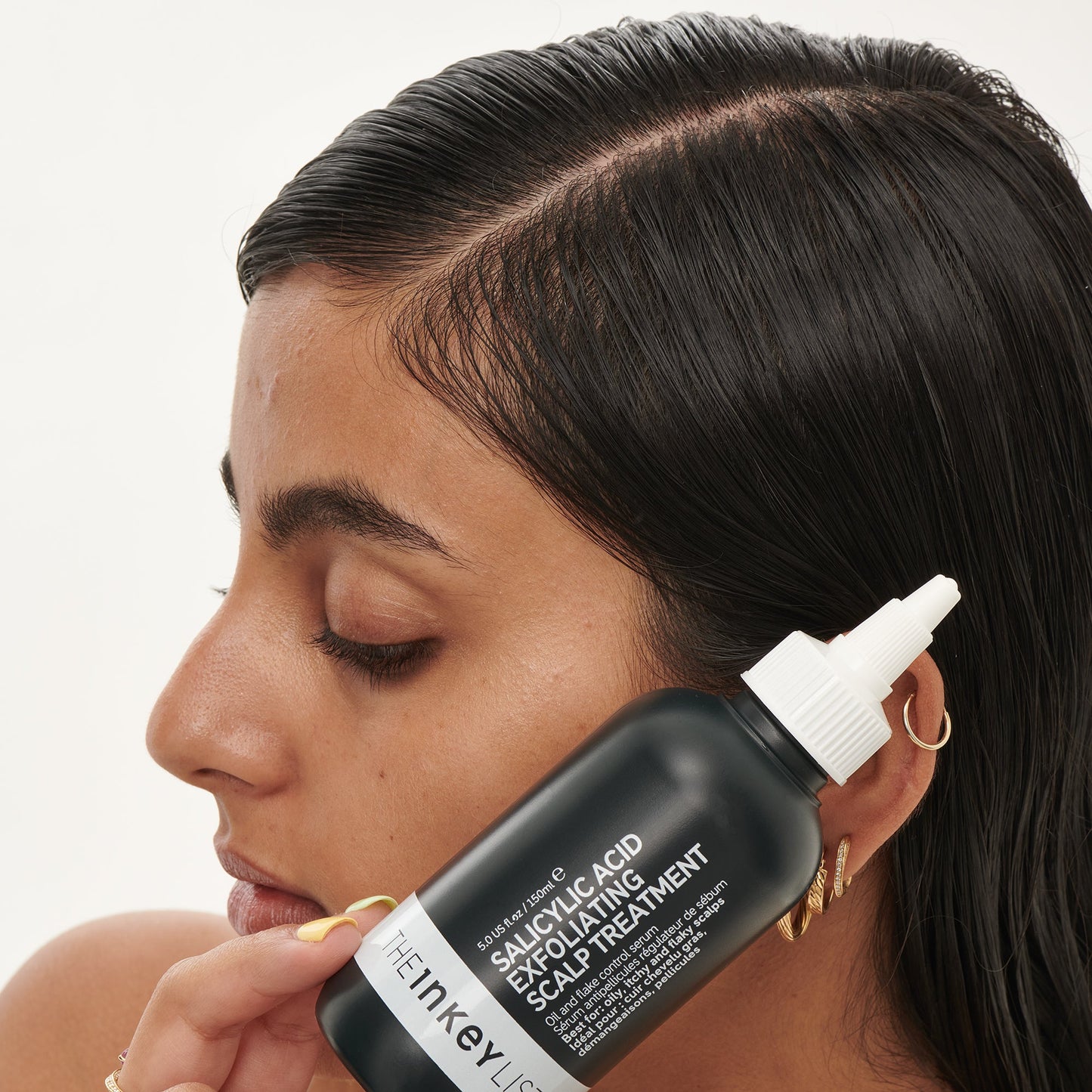 clean-and-healthy-scalp-duo-q7 SallyHAIR_ModelLifestyle_2e55b949-fa6c-43b1-8dc6-497be78c74bb.jpg